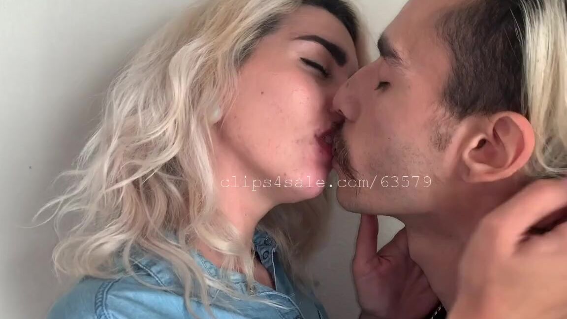 Kissingchannel Nicknamed Kissingchannel 10 28 2020 Onlyfans Video Slepting And Creeps Kissing Monday
