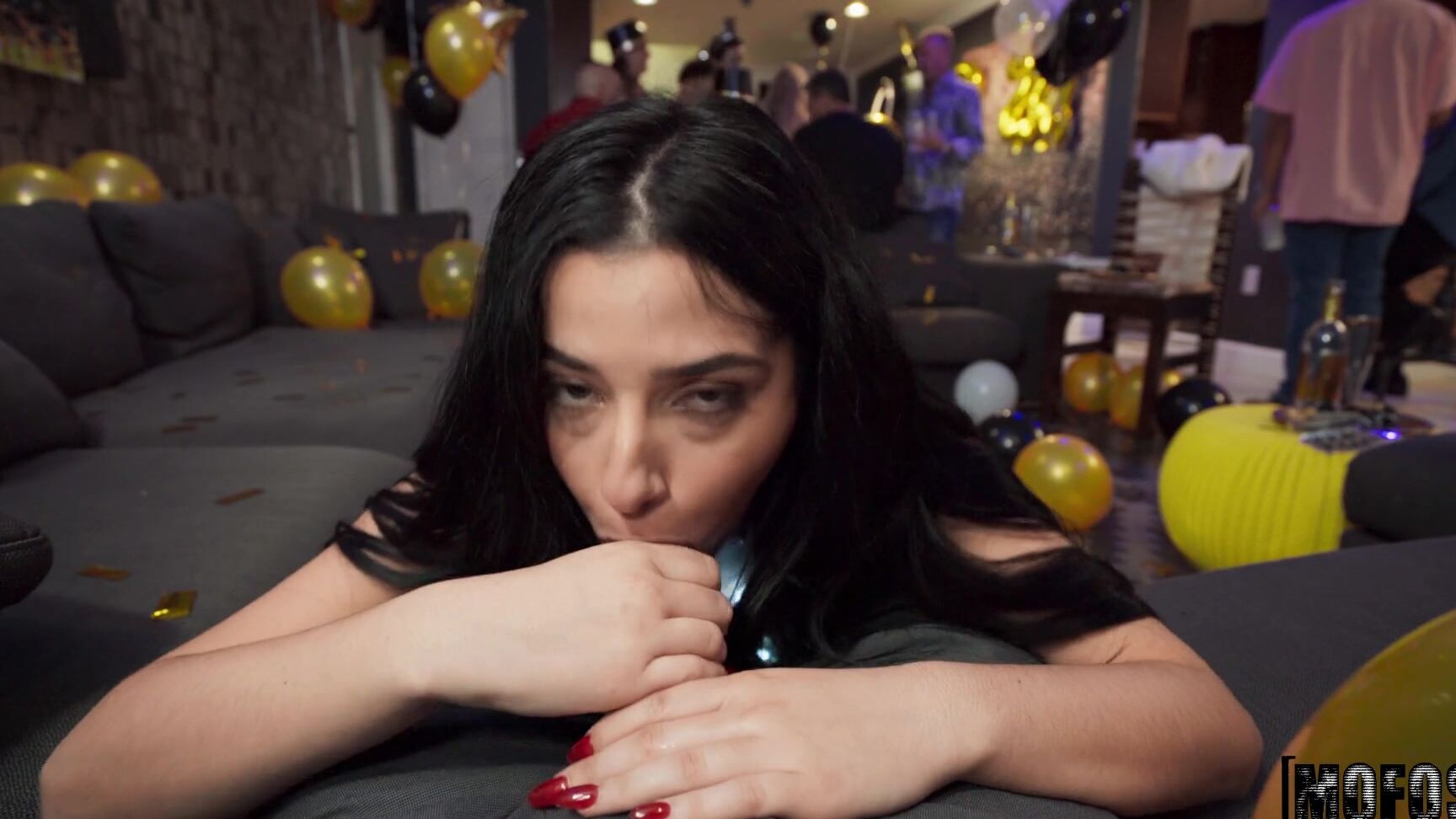 Young, Gonzo, All Sex, Hardcore Vanessa Marie - New Year House Party SiteRip