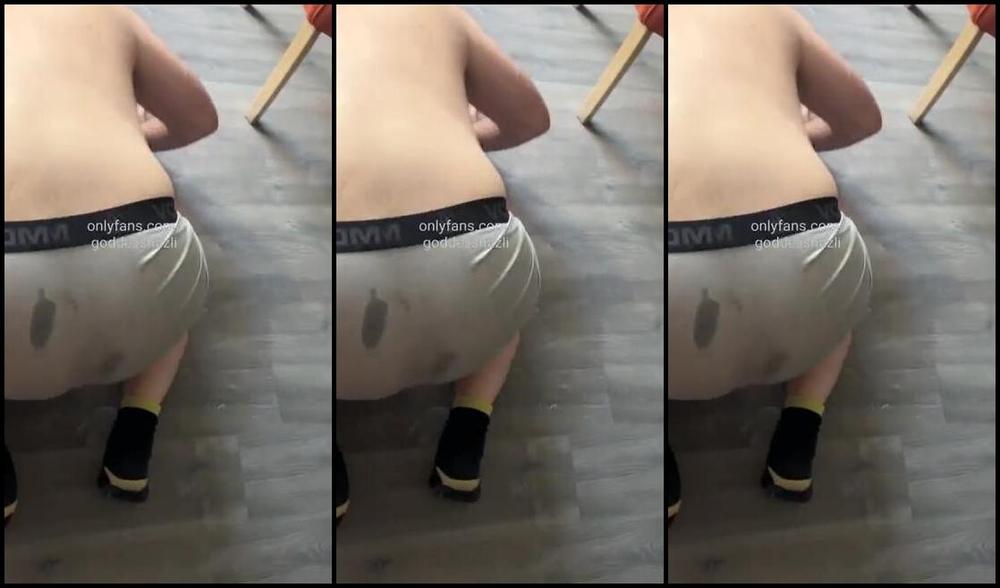 Onlyfans Model Goddess Nazli Aka Goddessnazli Biraz K Tekmeleme Biraz Da Trample Kleye Kendini Iyi Hissettirir Kicking And Trample