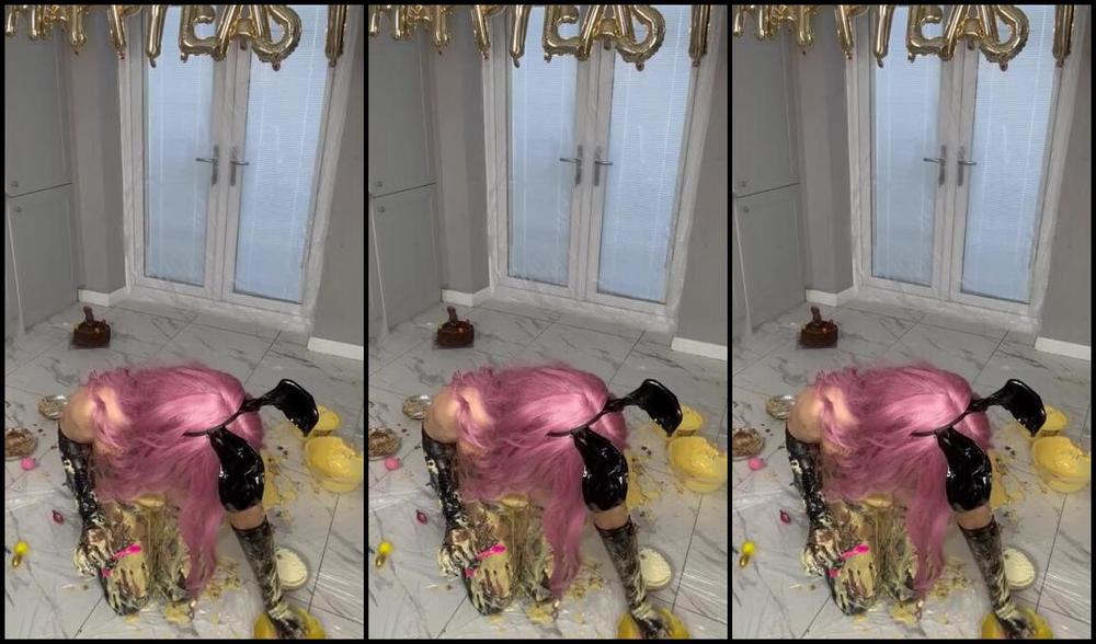 Bsmessybakery Nicknamed Bsmessybakery Onlyfans You Met The Nice Bunny On The Live Now See The Naughty Bunny This Naughty