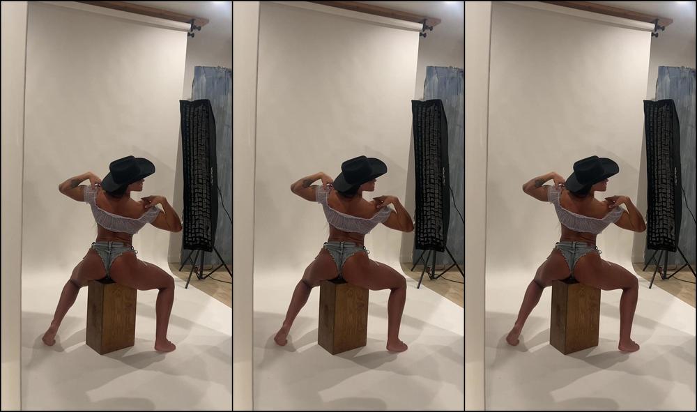 Lexa Stahl 3061250752 11 15 2023 Bts From A Shoot Last Month