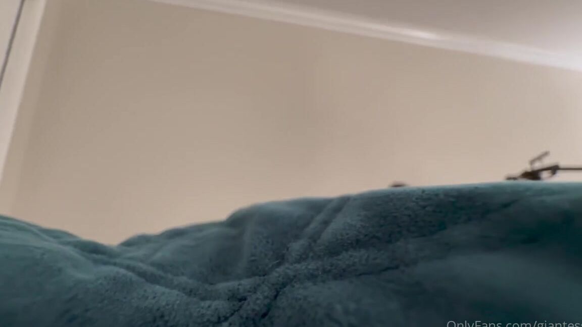 Giantess Tara Nicknamed Giantesstara 10 14 2024 Onlyfans Video Happy Monday Who Wants To Spend The Week Under My Ass While Im Wearing My Tight