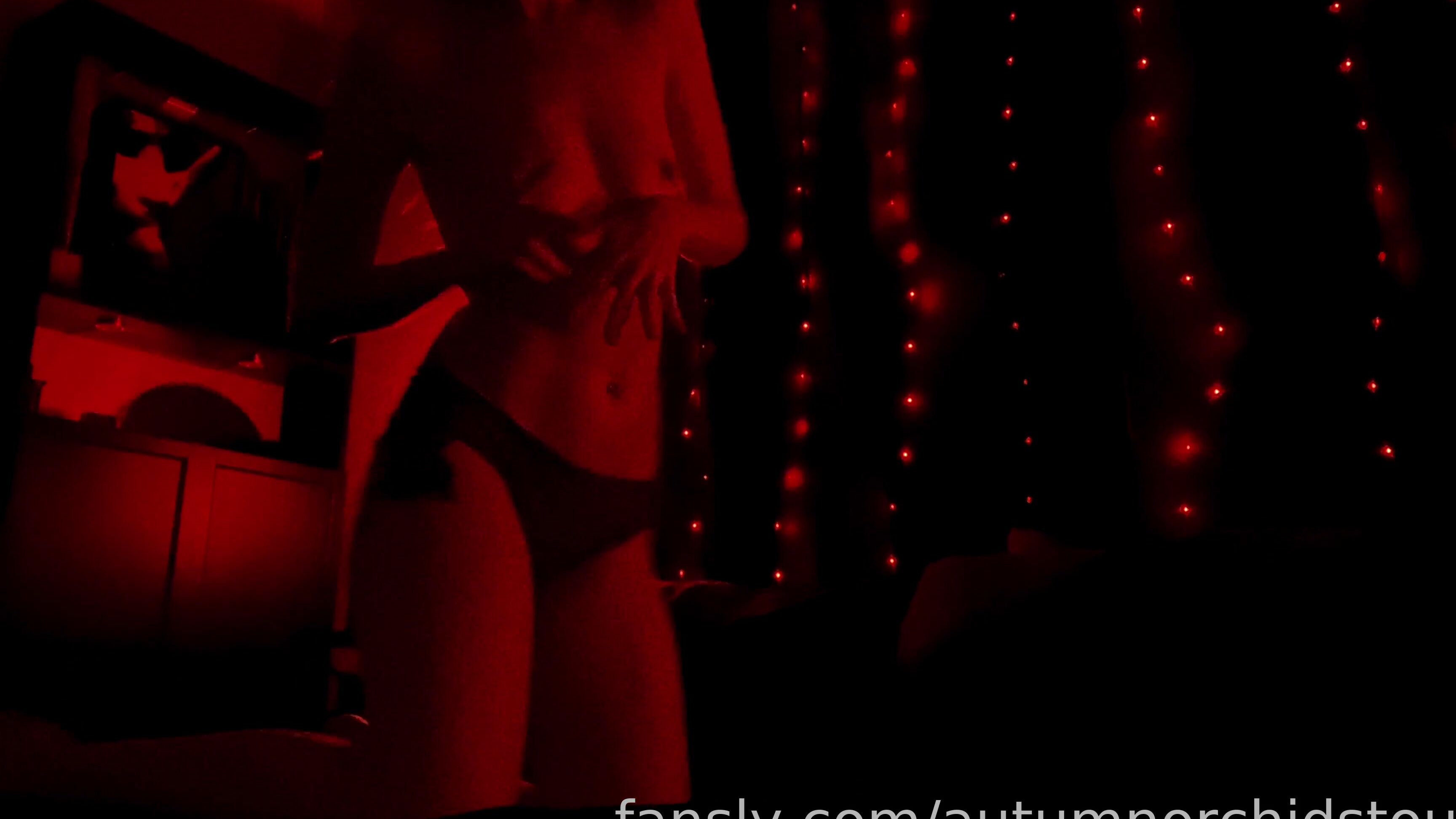 Autumn Orchid 441011922167410688