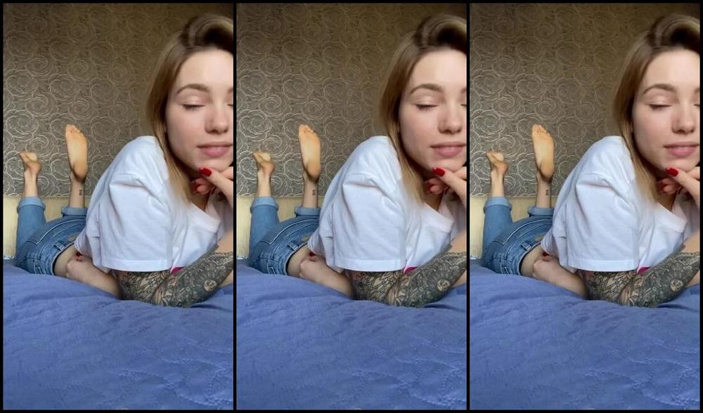 Goddess Aven Aka Aventurinex Onlyfans A Joi A Day Keeps The Doctor Away Enjoy Me In The Pose Making You Cum By My Soft Sweet Solesp