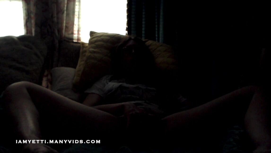 "Iamyetti" edging games, fingering, lesbian domination, mesmerize, solo female LESBIAN GOONING manyvids