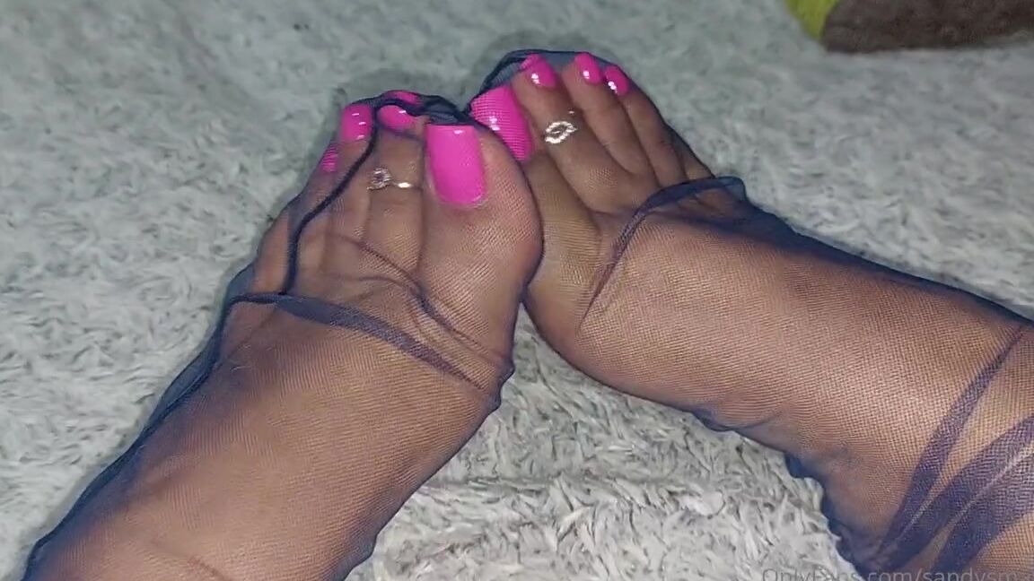 Mica Sandy Nicknamed Sandysmallfeet Onlyfans Barbie Pink Pedi And Blue Stockings Soft Joi Do You Like This Length