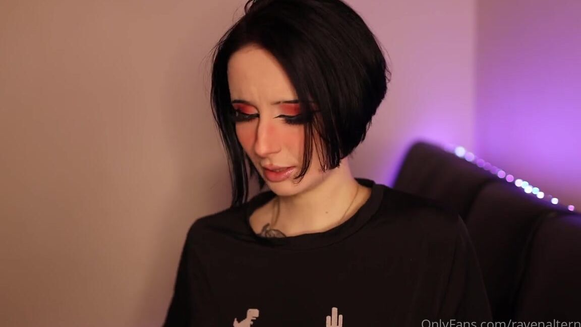 Raven Alternative Nicknamed Ravenalternative 04 30 2022 Onlyfans Video Tricked Into Burping By My Bro
