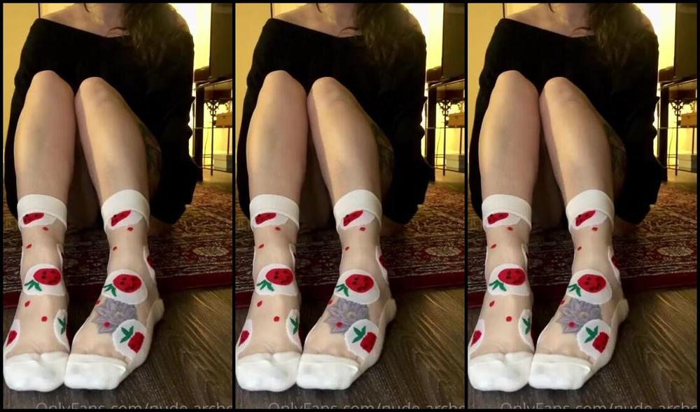 Nude Arches Nicknamed Nude Arches 01 09 2023 Onlyfans Video You Like My Little Strawberry Socks