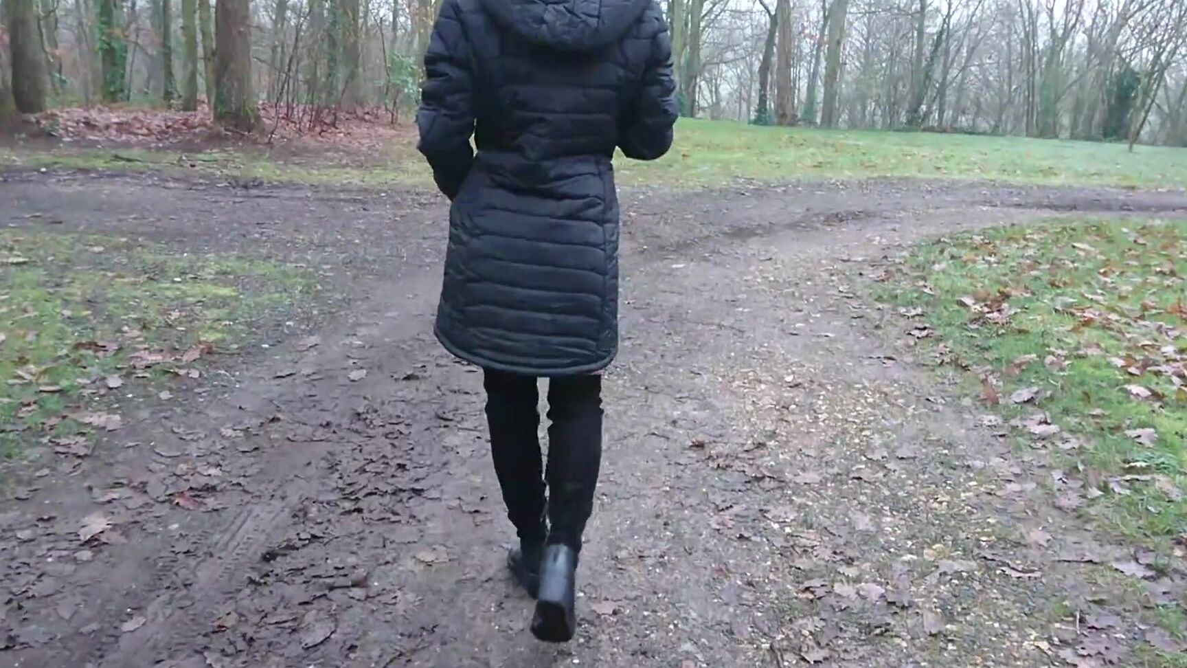 Lilimini - Exhibition in the woods Pornhub