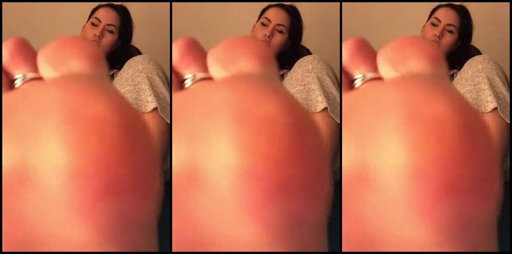 Prettynikkitoez Onlyfans I Had A Request For More Mean For Those Foot Slave Losers Out There