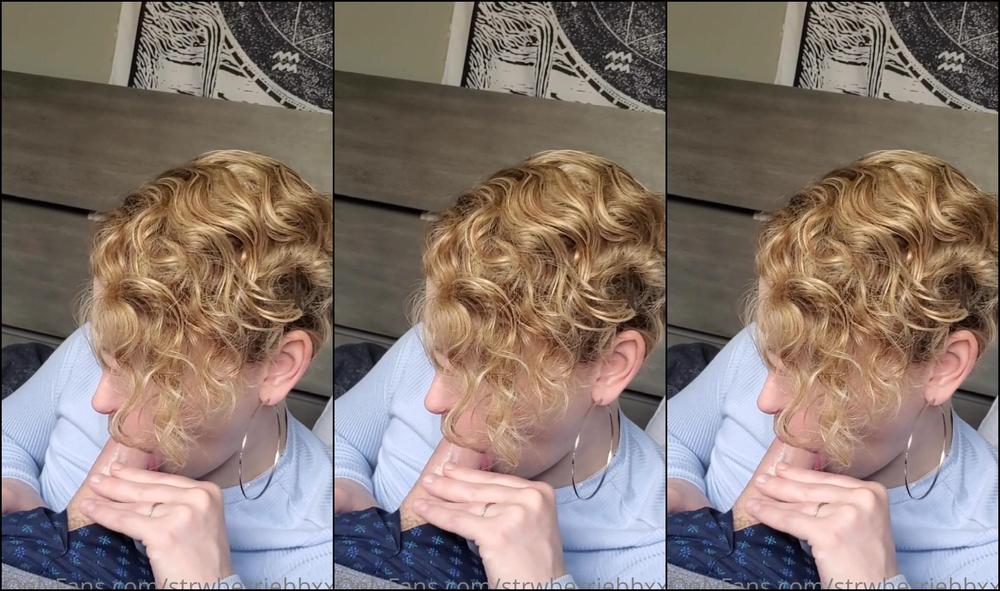 Strwberriebbxxx I Made Him Cum So Much Just By Licking His Cock And Teasing The Doorbell Rang Just Before