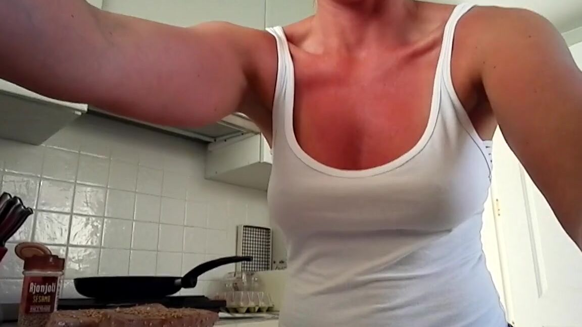 Kathianobilixx Findom 04 11 2017 Onlyfans Video Dinner Is Served