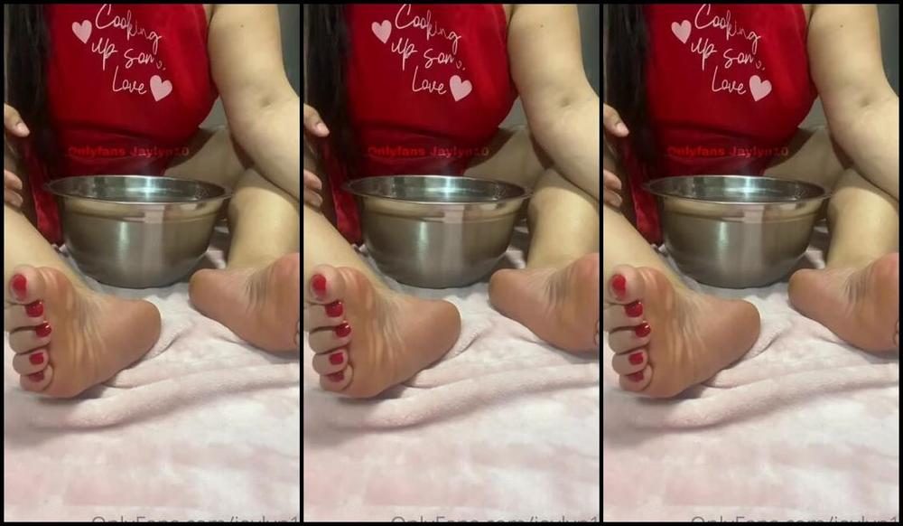 Jaylyn Nicknamed Jaylyn10 Onlyfans I Baked Us A Cake 2 Feet Eachother Real Gooooood