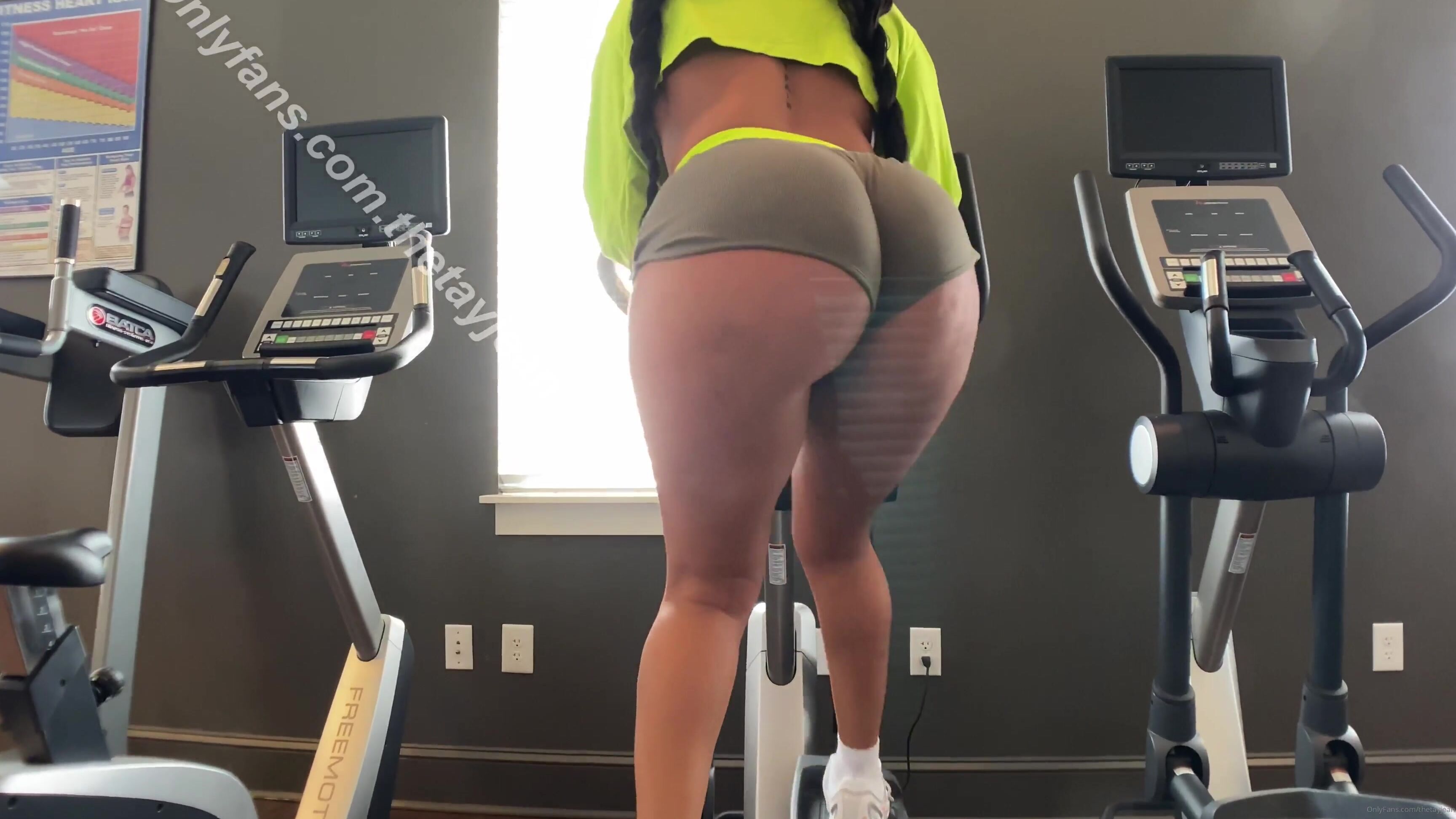 Thetayjean Watch Me Work Out