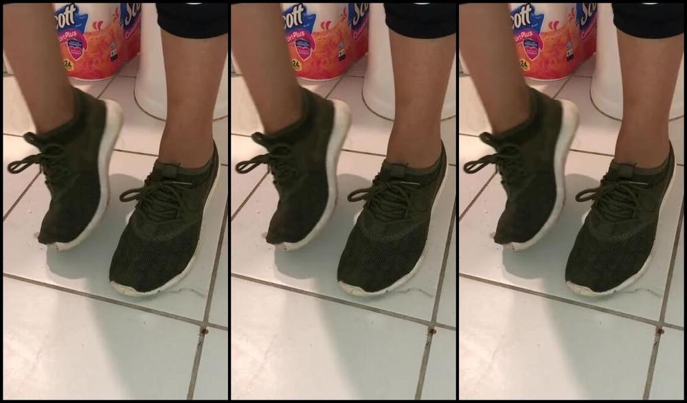 Goddess Paris Nicknamed Prettyfeetparis Onlyfans Removing My Shoes And Socks After A Gym Session Dont U Wish U Could Sniff