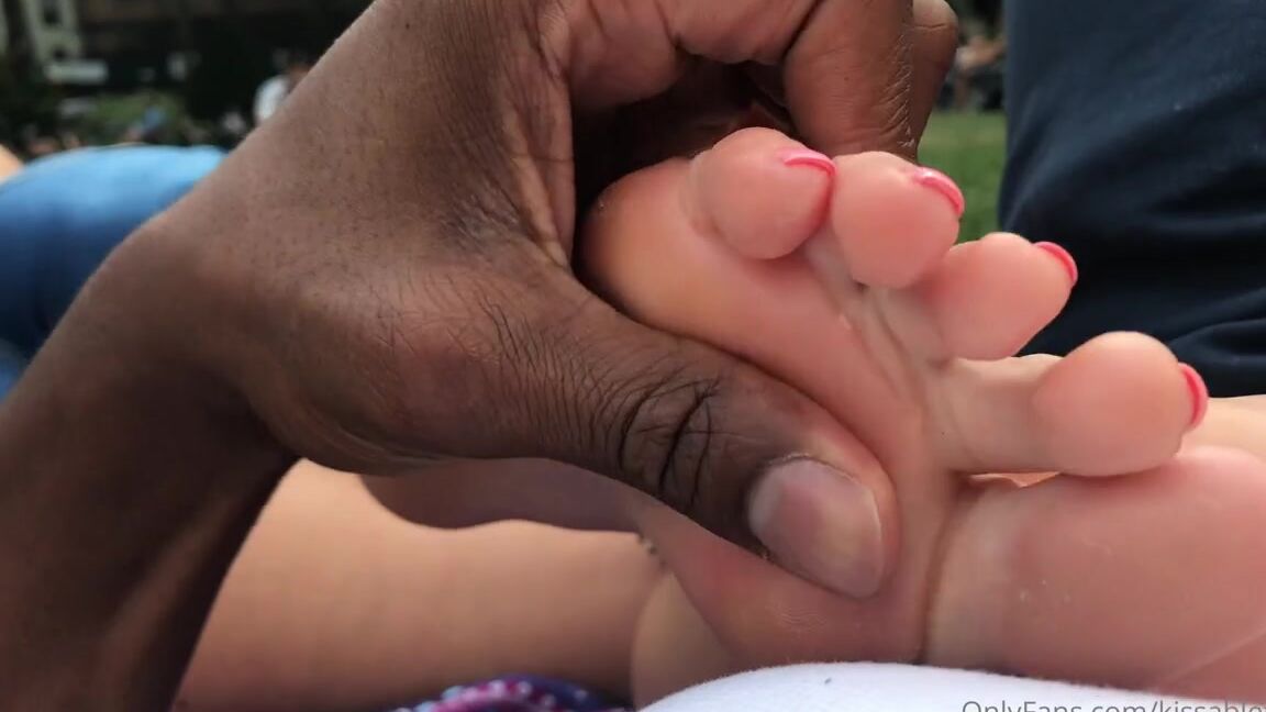 Kissable Toes Nicknamed Kissabletoess Onlyfans Honestly Could Never Date A Man Without A Foot Fetish