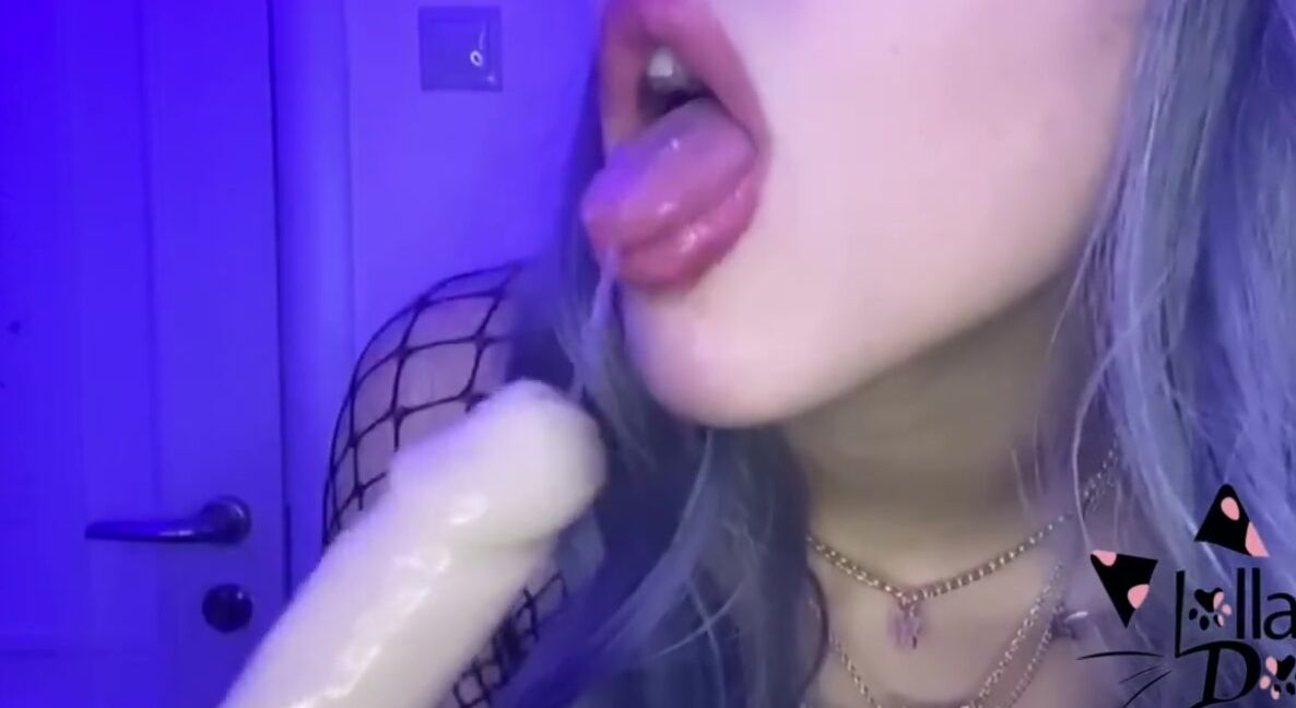 Lolla Dolly cute girl deep sucking dildo Pornhub