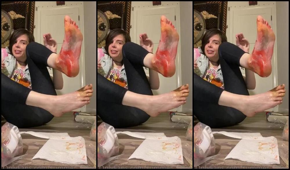 Summer Solesis Nicknamed Summer Solesis Onlyfans What Kind Of Candy Should I Try Next 1