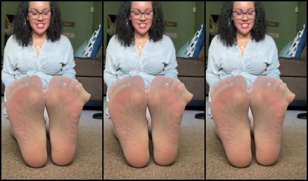 Deedeericanfeet Onlyfans As Requested In Sheer Thigh High Nylons A Sexy Tease Wit Toespreads Then Take It Off