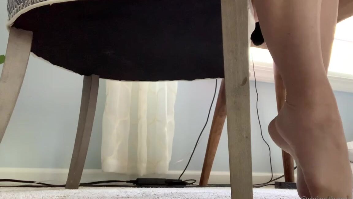 Dmostest Nicknamed Doingthemostest Onlyfans Watch My Feet While I Work Creep More New Vids Coming Soon Crazy Week At Work Had