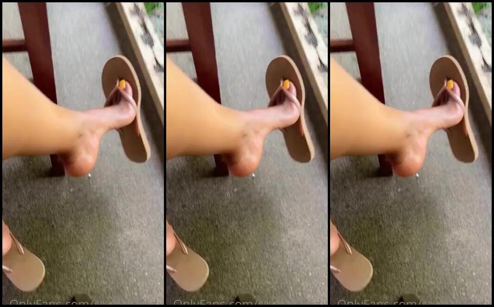 Sunnkissedxo Onlyfans Stroke For Me While I Dangle For You