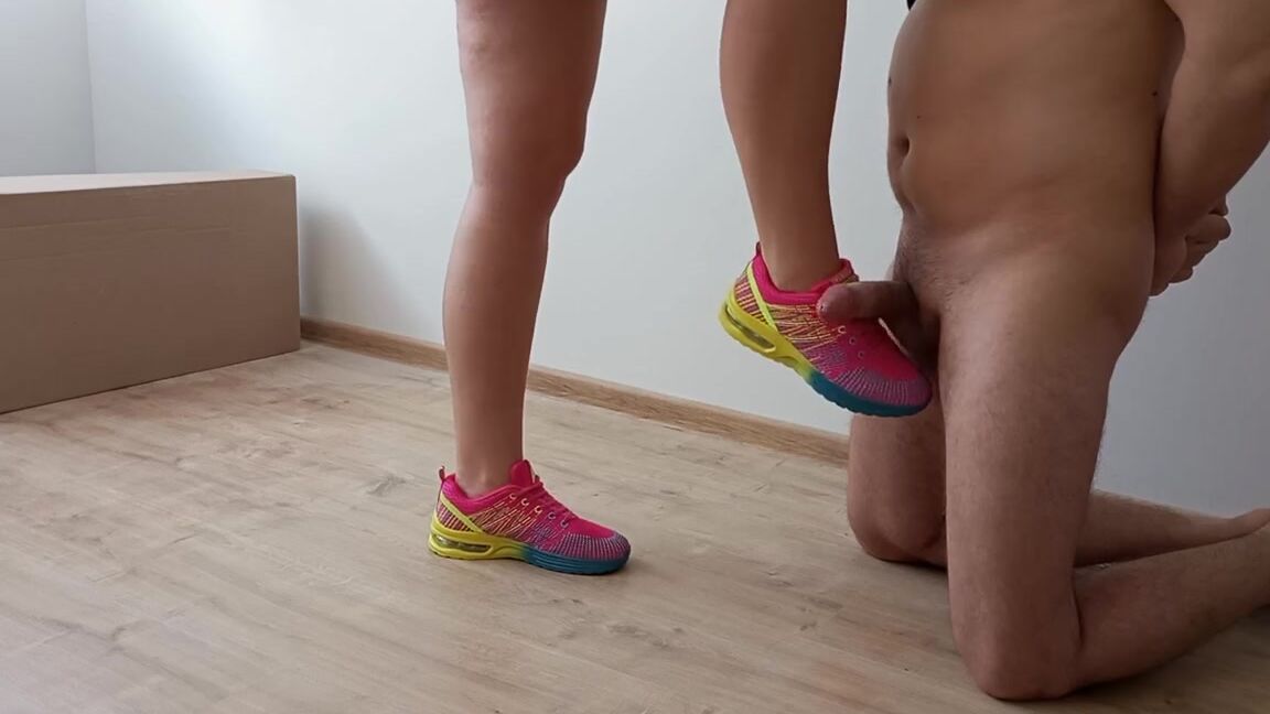 Mistress Redix Nicknamed Mredix 04 30 2024 Onlyfans Video Today I Decided To Test My New Sneakers On My Slaves Balls Do You Like