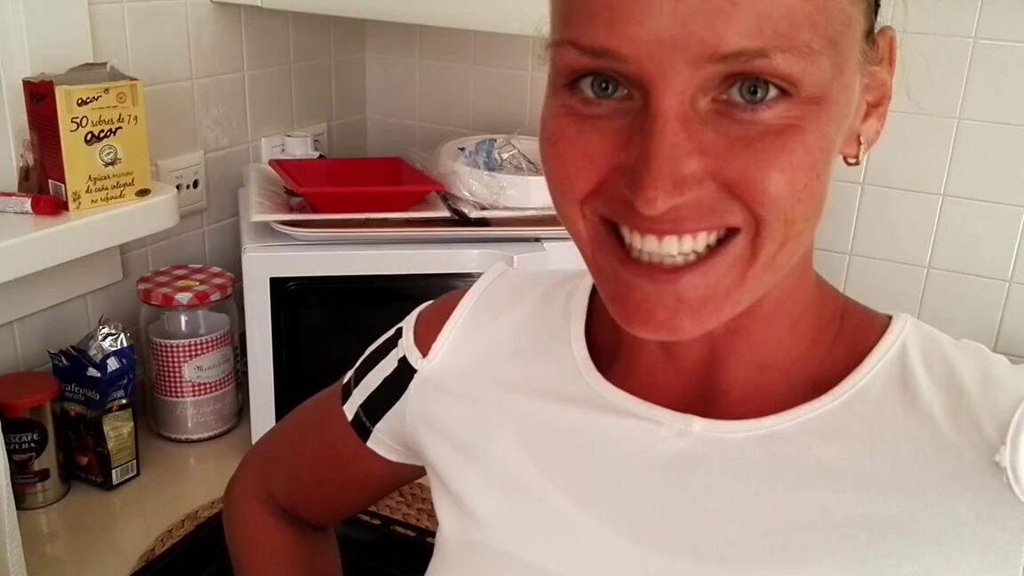 Kathianobilixx Findom 07 22 2017 Onlyfans Video Having Lunch Withmy Friends Today What Cook Am I