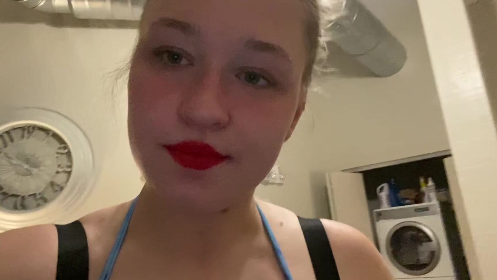 Giantessclips Check Out Amanda In Can T Ignore Me Now Https Onlyfans Com Footgoddess