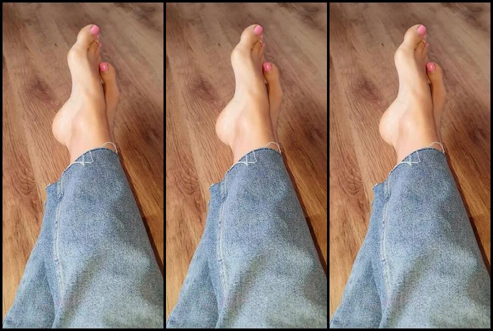 Sofiastoe Aka Sofiastoes Onlyfans Morning Not A Bad Way To Start Your Day Isnt It You Know What Would Make My Day Even Bette