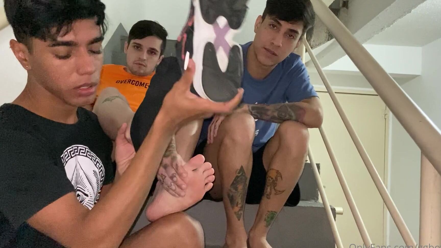 Ggboyfeet On The Stairs Of The Condominium And Feet Tattooboyfee