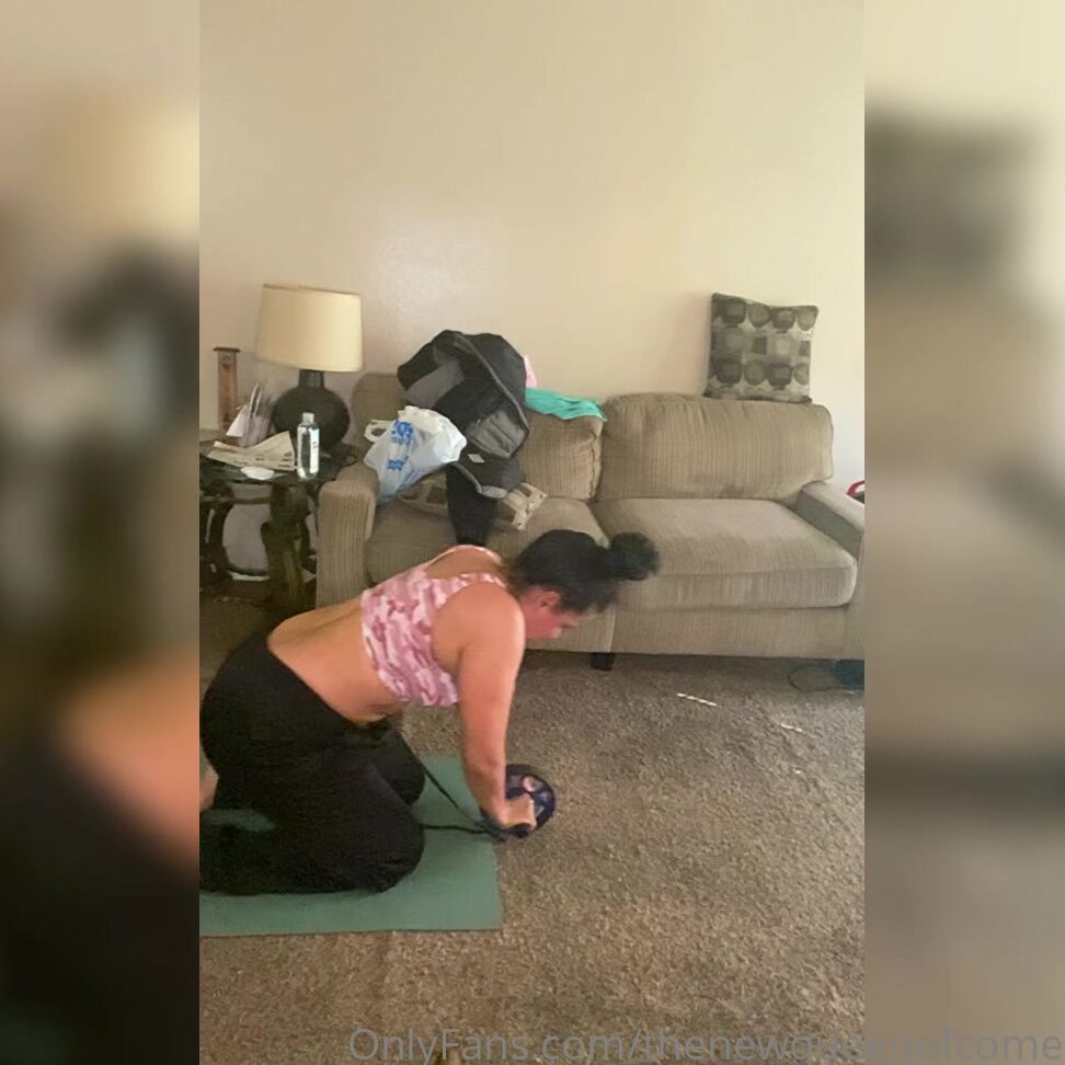 Thenewqueenofcomedy Happy Mother S Day Let S Work That Fupa Back Abs Close Grip Reverse Pull Downs