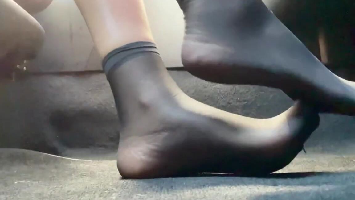 Feet, Ebony Female Domination, Nylon Worship, Foot Fetish, SFW removing my nylons in the car ManyVids