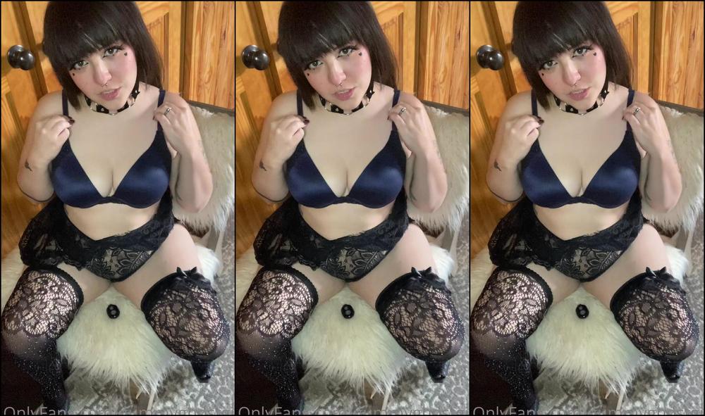 Gummyghostgirl 2020 09 19 921864430 This Chair Is Comfy But There S Something I D Ra