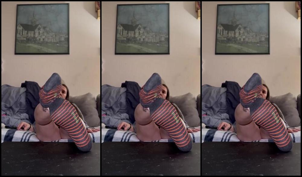 Soldmysolesforink Nicknamed Soldmysolesforink 12 15 2023 Onlyfans Video Pants Optional Stanky Socks A Must Final Day And The Smell Makes Me Tingle From Up