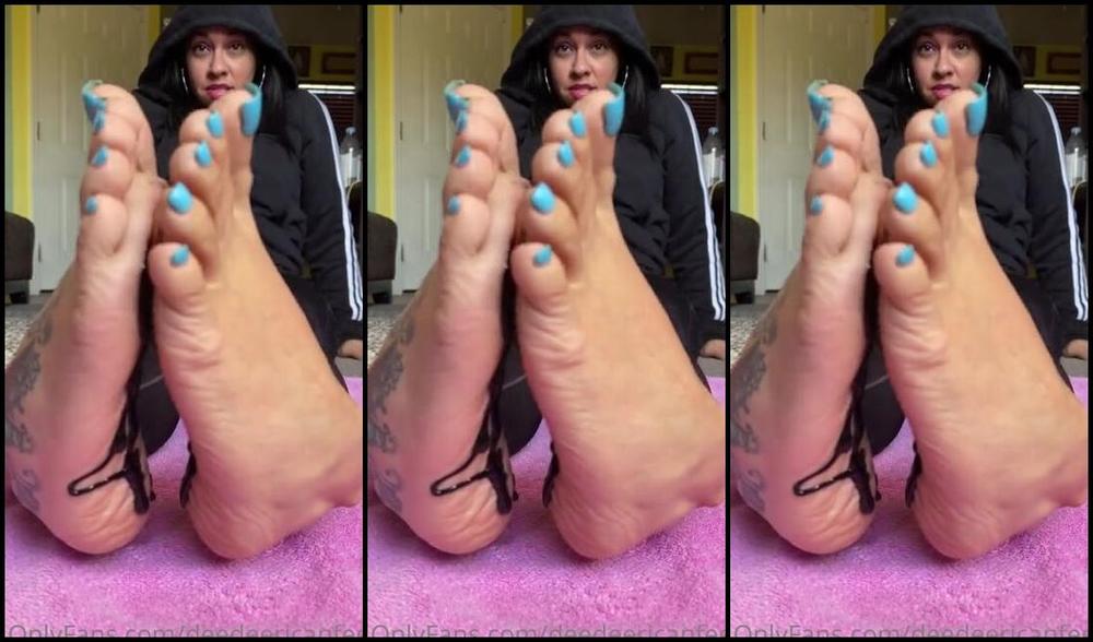 Deedeericanfeet Onlyfans As Requested Chocolate Soles Wit Blue Pedi