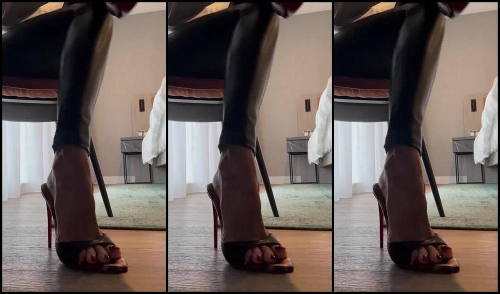 Heels Of Mine Nicknamed Heelsofmine 11 20 2024 Onlyfans Video What Are You Doing Under My Desk