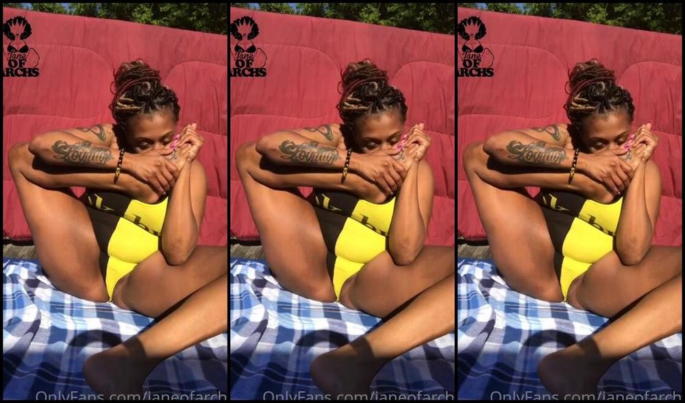 Janeofarchs Onlyfans Craving Some Toes Just A Little Self Worship On The Back Porch Neighbors Like To Watch