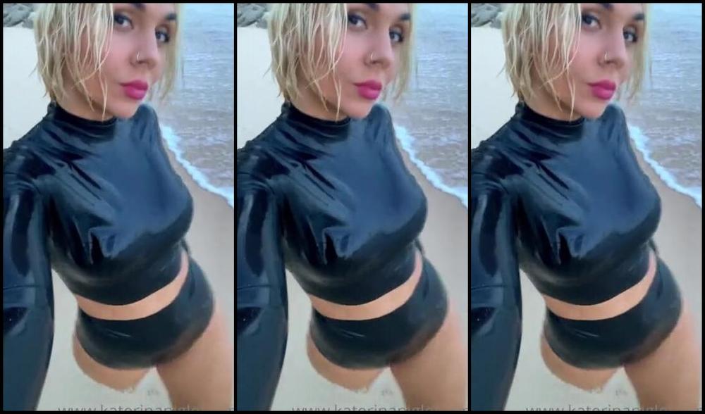 Katerina Piglet Nicknamed Katerinapiglet Femdom 05 24 2022 Onlyfans Video I Have A Favorite Activity Here Its Taking Pictures In Latex On The Beach I Want