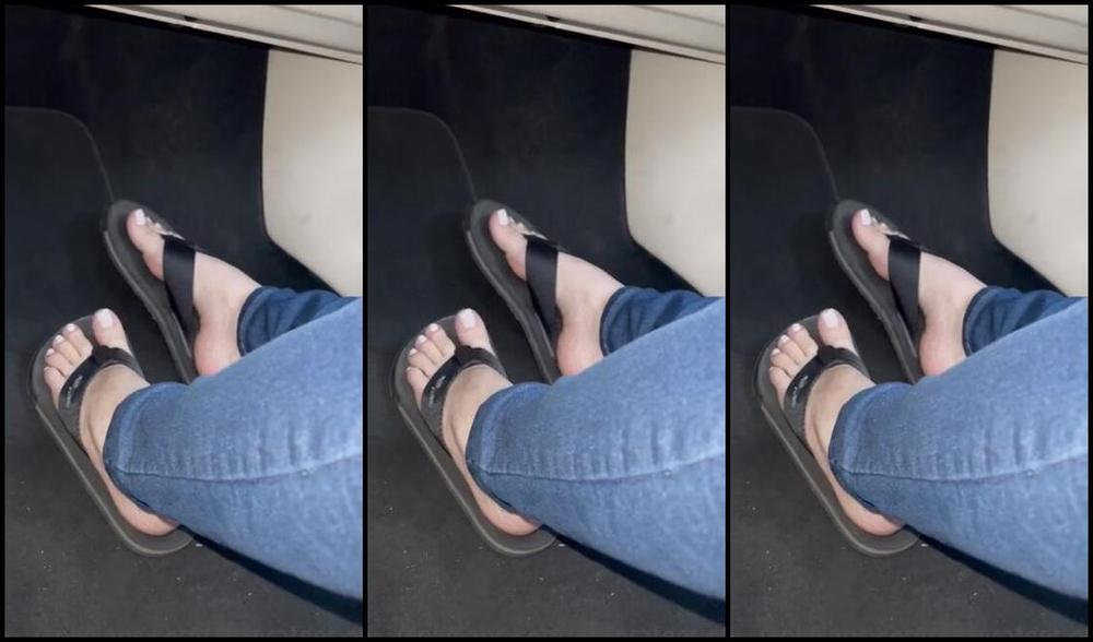 Pezinhos Da Amora Aka Amorafeetofc Onlyfans The Way We Like In A Public Park Lot I Start Teasing Him And Put My Feet On His Lap Of Course I 1