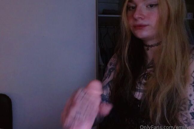 Emilypiexo Been A While Since I Ve Done A Dildo Hj Bj Enjoy