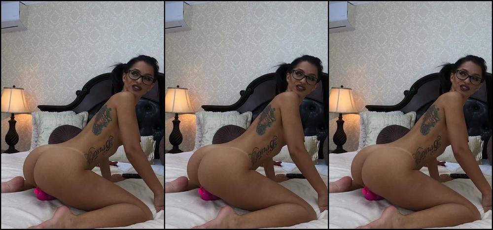 Anisyia 2021 12 30 Tasting My Pussy After I Cum Hard 2316050905
