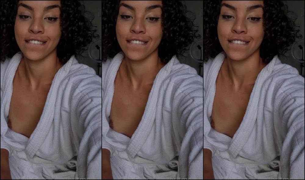 Britmoreno 2611976305 10 11 2022 Assim Que Eu Te Recebo Quando Voc Chega Cansado Do Trabalho This Is How I Receive