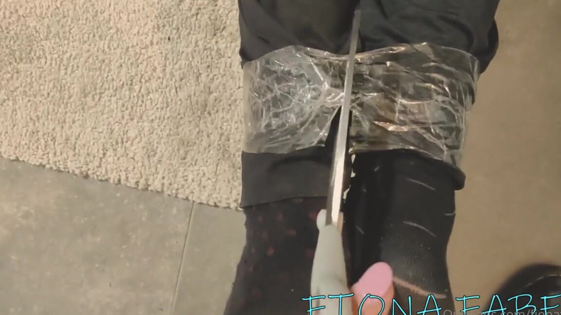 Fionafabel Onlyfans After Spending The Day In The Closet I Allowed My Slave To Eat Some Of My Toenails