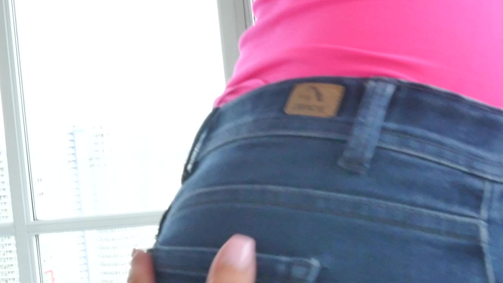 Alyssa Reece My Gf Wets Her Pants For The First Time