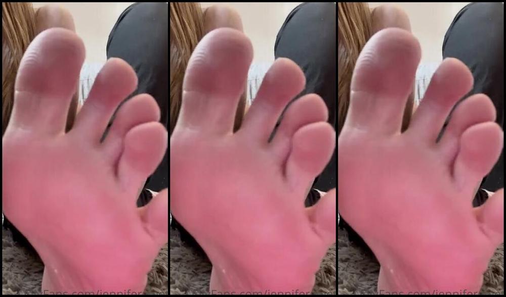 Jennifers Feet Nicknamed Jennifersfeetx 08 14 2021 Onlyfans Video My Feet Are So Sweaty And Smelly After A Long Shift At Work Do You