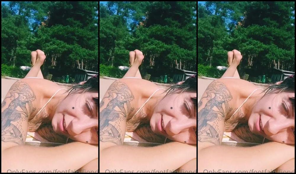 Freakyfjondaxxx Onlyfans Swipe For Video Oh Baby Please Am Starving For Some Cum On My Hot Soles And Toesbe Fast Be 7