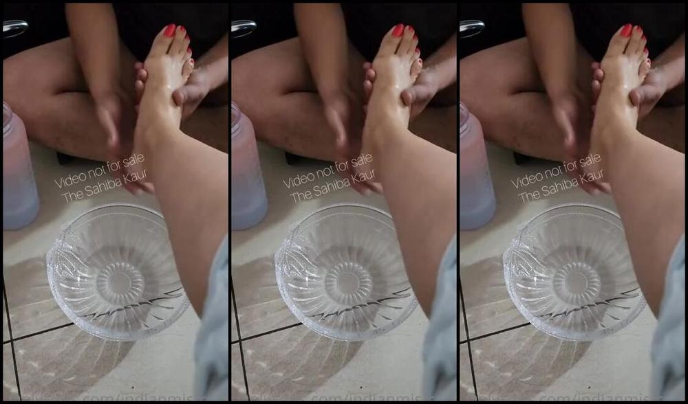 Sahiba Kaur Indian Mistress Onlyfans Sl Ves K Tta Pampering His Malkinwashing My Beautiful Ft Nd Ready To Drink Malkins Holy Waterp