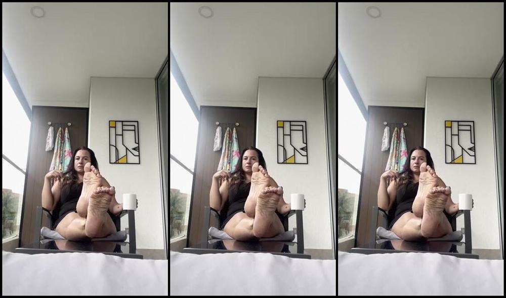 Goddessmonica00W Foot Fetish 07 11 2024 Onlyfans Video Foot Tease On Balcony In Colombia While My Family Sleepsp
