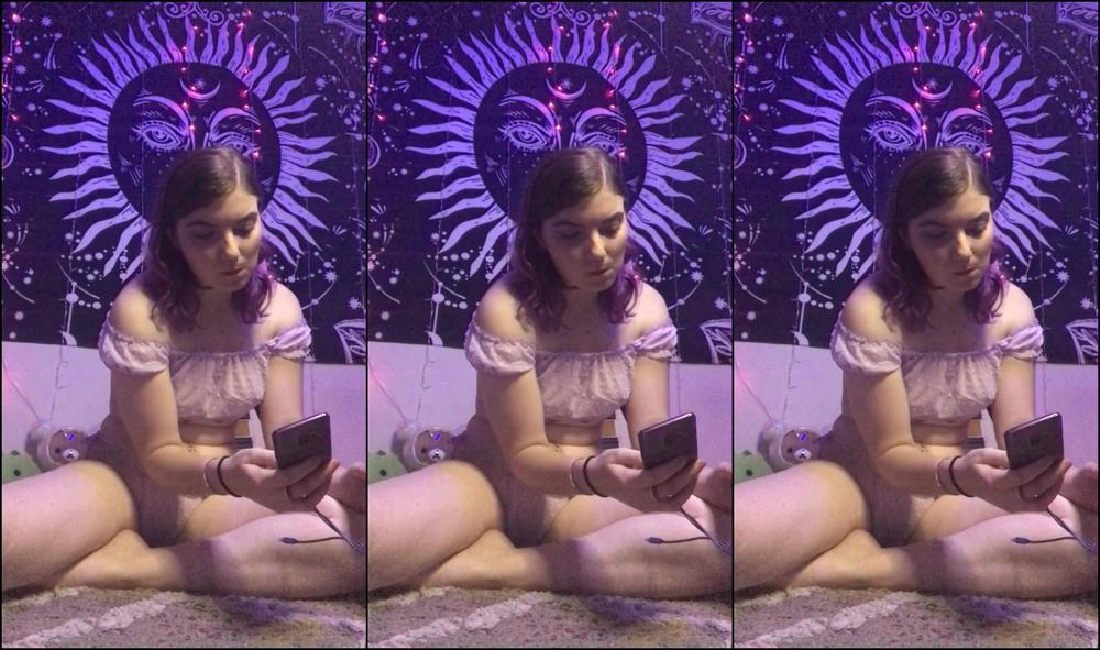 Babygirlgraci Minute Video Of Me Eating An A A Bowl In Lingerie
