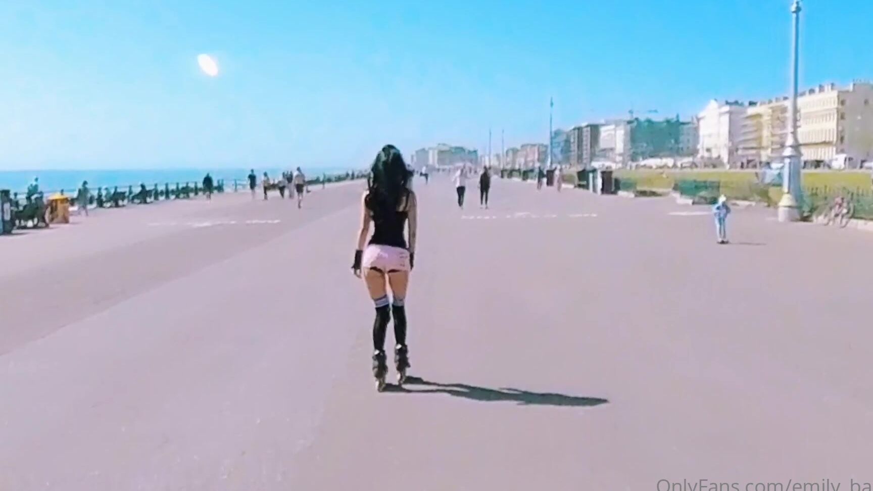 emily-balfour-21-08-2020-744018164-sexy-5min-seafront-skate-flow-featuring-the-lovely-missjadewinter-